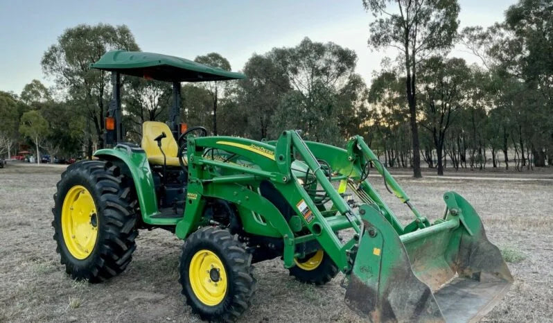 Tracteur John Deere 4320 – 48 CV – 4x4 – Robuste, Révisé, Prêt à Travailler