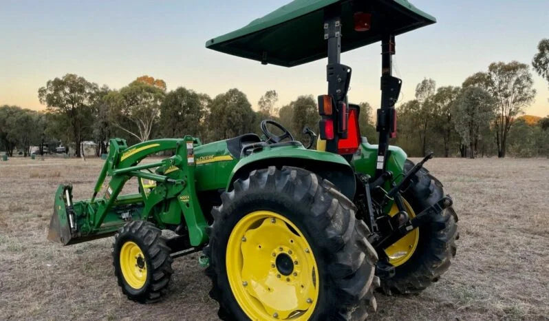 Tracteur John Deere 4320 – 48 CV – 4x4 – Robuste, Révisé, Prêt à Travailler