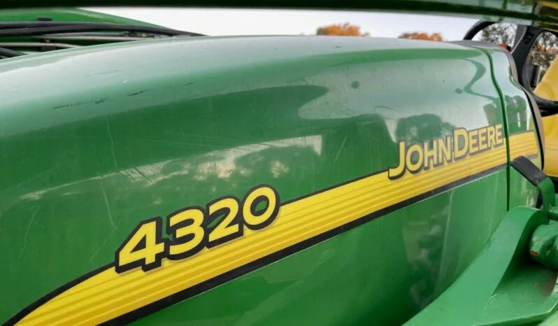 Tracteur John Deere 4320 – 48 CV – 4x4 – Robuste, Révisé, Prêt à Travailler