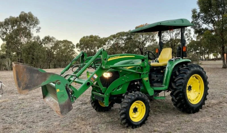 Tracteur John Deere 4320 – 48 CV – 4x4 – Robuste, Révisé, Prêt à Travailler