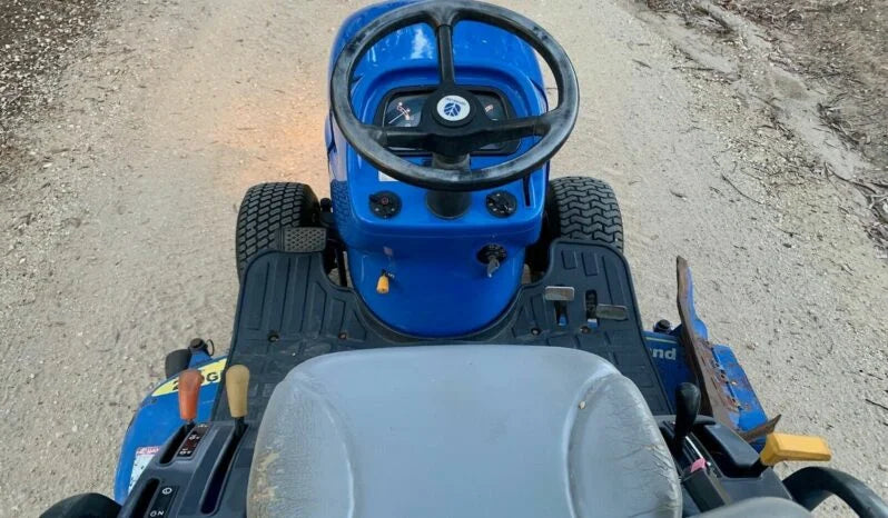 Tracteur New Holland Boomer 1025 – 26 CV – Compact et Polyvalent