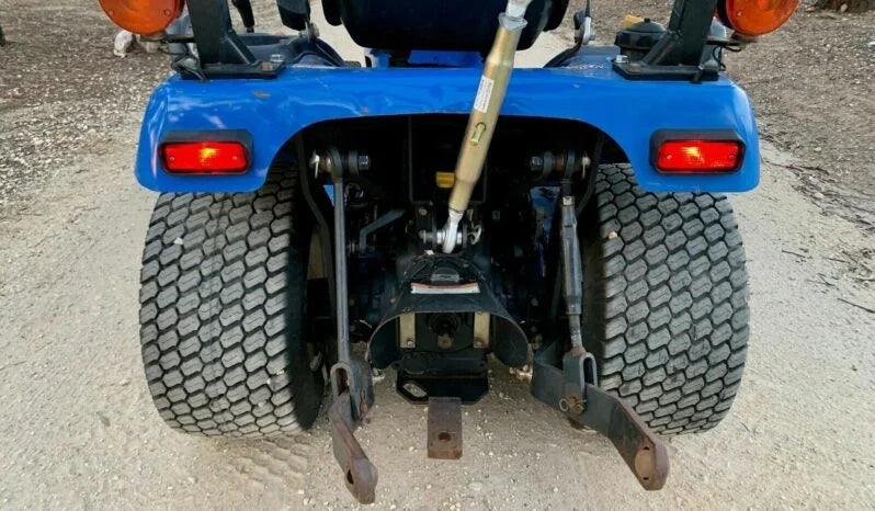 Tracteur New Holland Boomer 1025 – 26 CV – Compact et Polyvalent