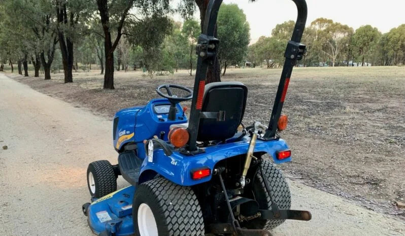 Tracteur New Holland Boomer 1025 – 26 CV – Compact et Polyvalent