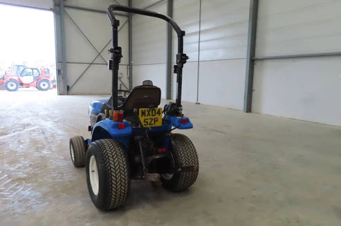 Tracteur compact New Holland TC 21 D – 4x4 – Transmission hydrostatique