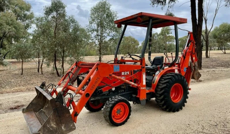 Tractopelle Industriel Kubota B21 – 21 CV – 4x4 – 1 614 h – Compact et Robuste