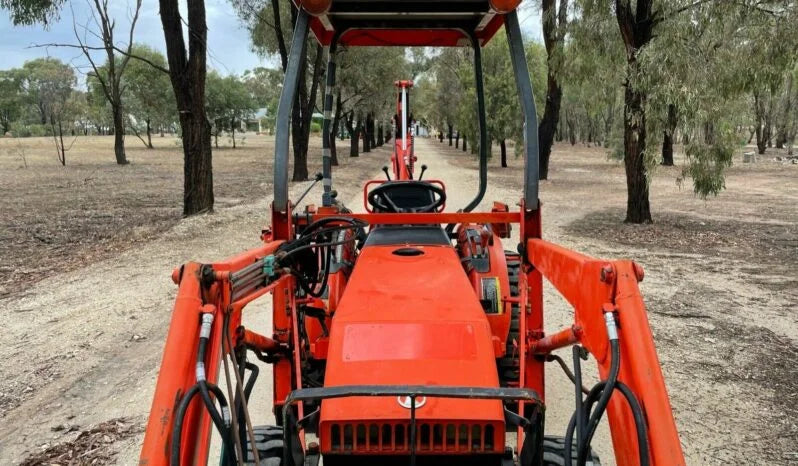 Tractopelle Industriel Kubota B21 – 21 CV – 4x4 – 1 614 h – Compact et Robuste
