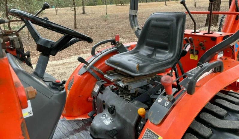 Tractopelle Industriel Kubota B21 – 21 CV – 4x4 – 1 614 h – Compact et Robuste