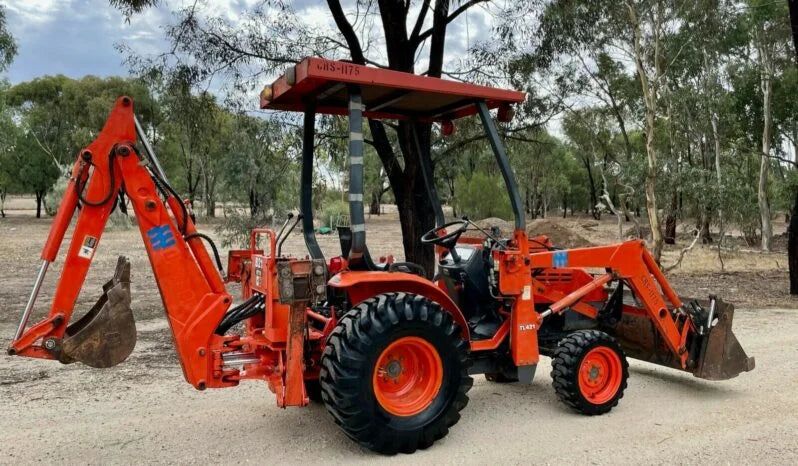 Tractopelle Industriel Kubota B21 – 21 CV – 4x4 – 1 614 h – Compact et Robuste