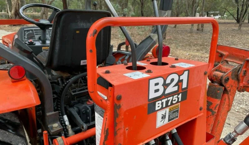 Tractopelle Industriel Kubota B21 – 21 CV – 4x4 – 1 614 h – Compact et Robuste