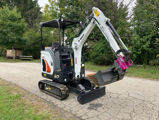 Mini-Pelle Bobcat E17 – 2022 – 1,7T – Compacte, Réglable, 3 Godets
