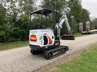 Mini-Pelle Bobcat E17 – 2022 – 1,7T – Compacte, Réglable, 3 Godets