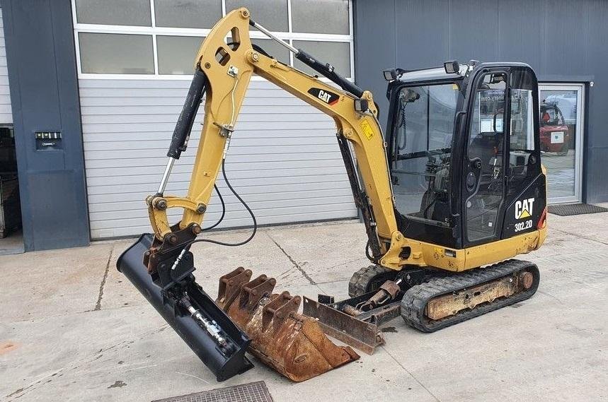 Mini-Pelle Caterpillar CAT 302.2D (2013) – Compacte, Fiable et Immédiatement Opérationnelle