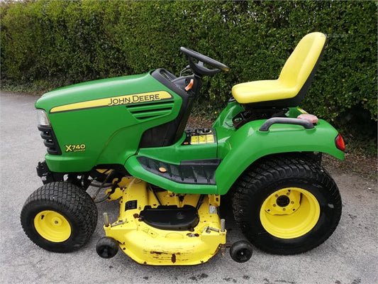 Équipement d’entretien John Deere X740 – Moteur diesel Yanmar – Plateau 137 cm