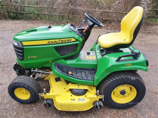 Équipement d’entretien John Deere X754 – 2015 – 704 h