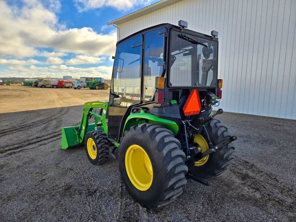John Deere 300E – 2020 avec Chargeur
