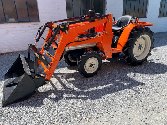Micro-tracteur Kubota B1600D – 20 cv – 4 roues motrices – Chargeur neuf inclus