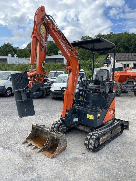 Mini-Pelle Hitachi ZX 17U-2 – 2013 – 1,8T – Révisée, Équipée, Prête à Travailler