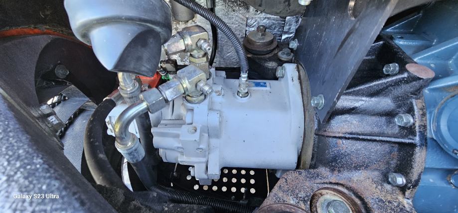 Equipement compact Kubota KX080-3 – 2012
