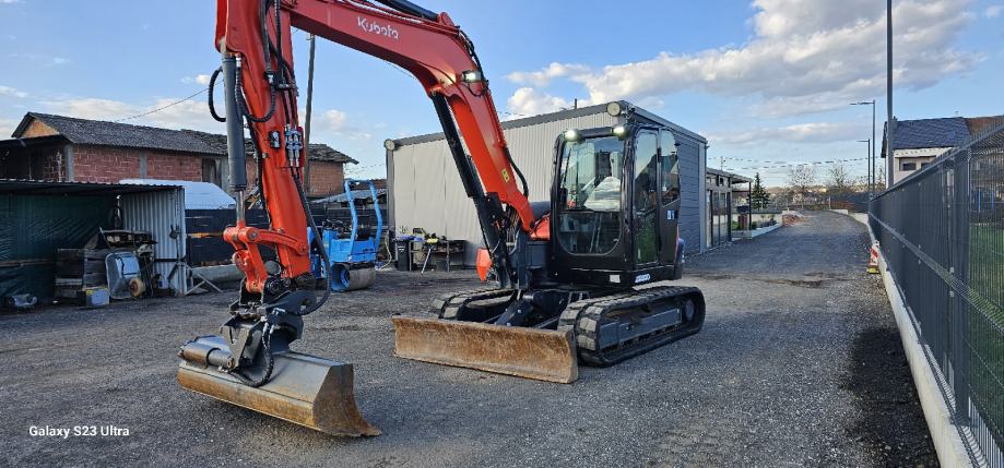 Equipement compact Kubota KX080-3 – 2012