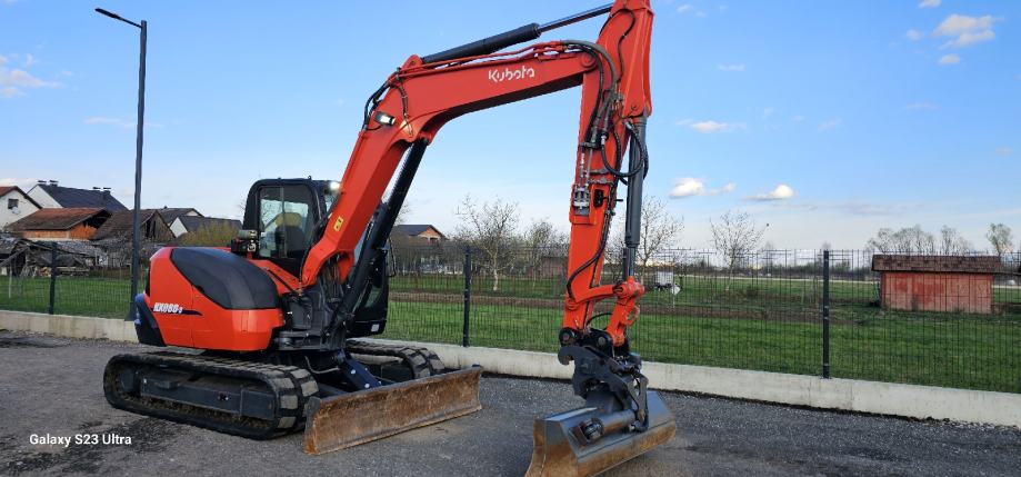 Equipement compact Kubota KX080-3 – 2012