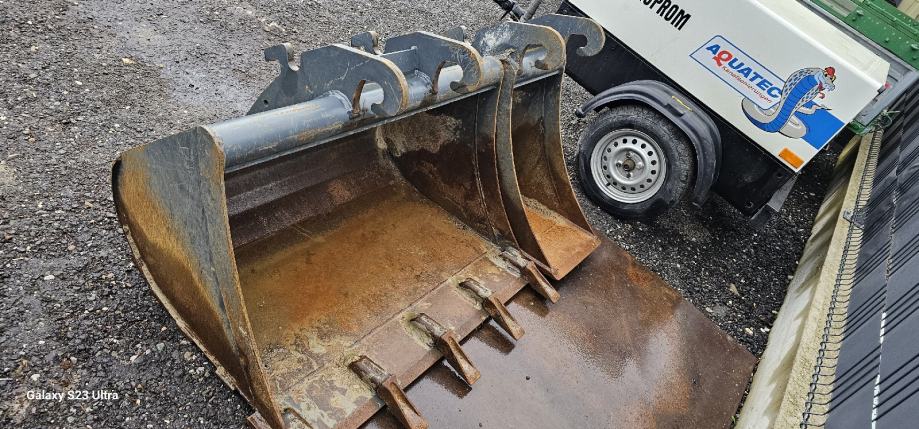 Equipement compact Kubota KX080-3 – 2012