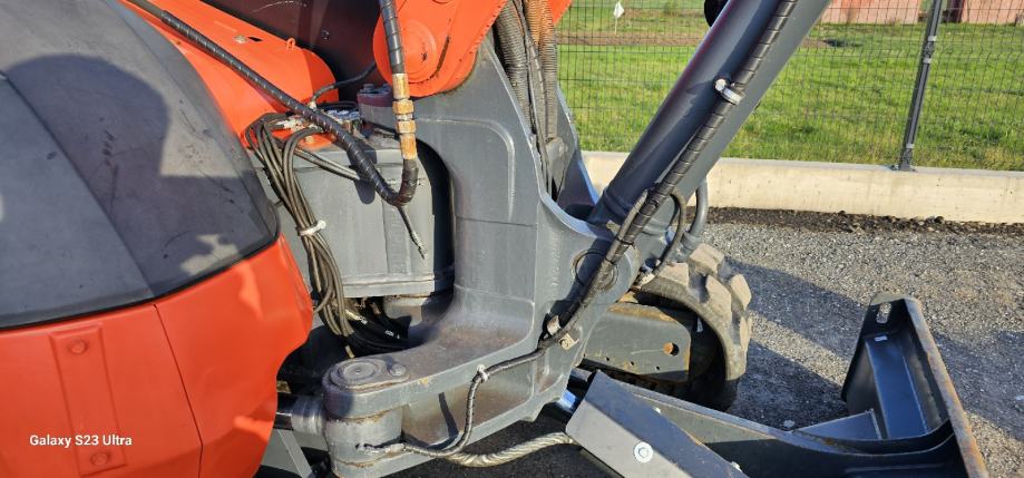 Equipement compact Kubota KX080-3 – 2012