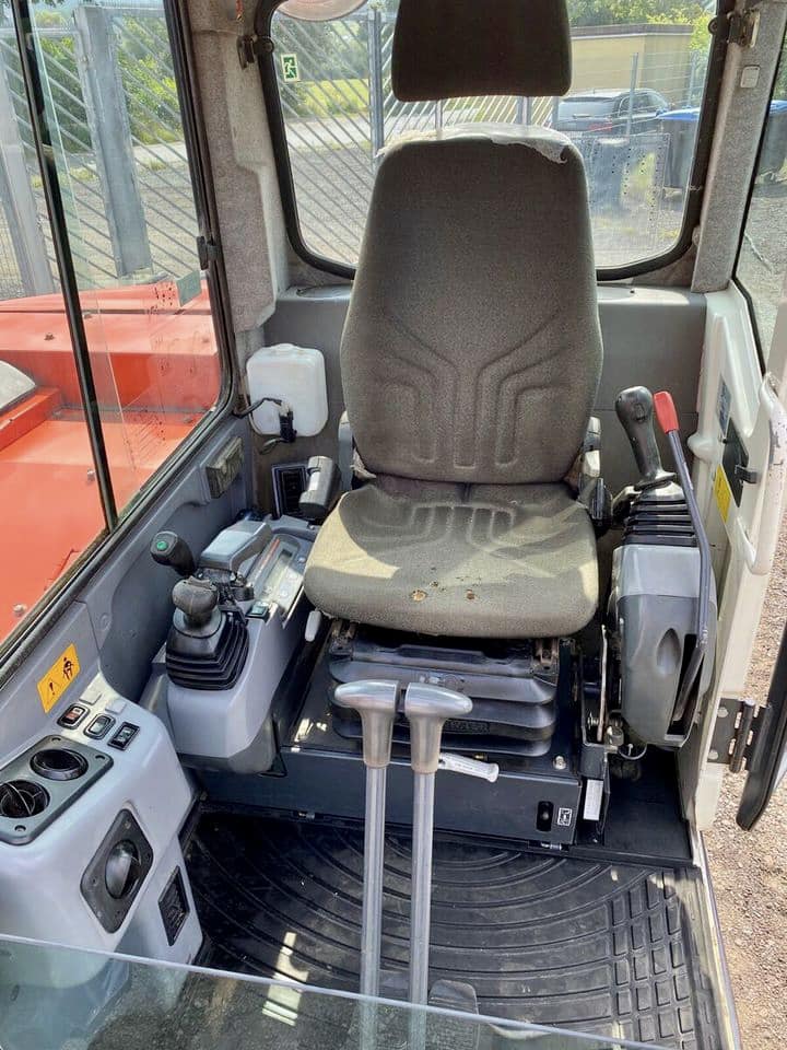 Equipement compact Kubota KX080-3 – 2012