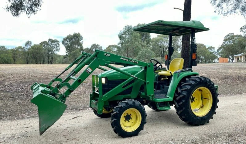 Tracteur John Deere 4310 – 31 CV – 4x4 – 1 476 h – Fiable et Polyvalent