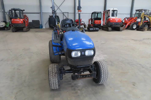 Tracteur compact New Holland TC 21 D – 4x4 – Transmission hydrostatique