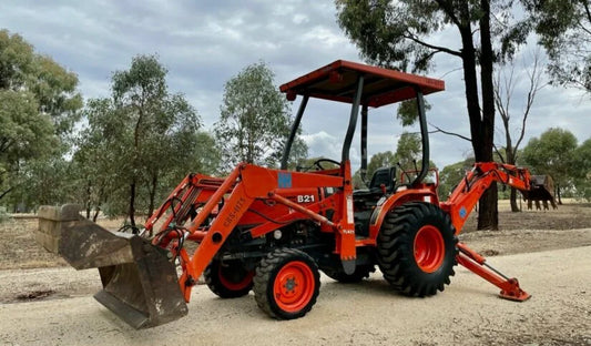 Tractopelle Industriel Kubota B21 – 21 CV – 4x4 – 1 614 h – Compact et Robuste